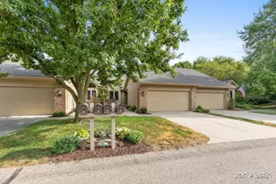 1845 Cross Bend St NE, Grand Rapids, MI 49505 - Photo 4