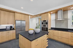 4061 Thornoaks Dr, Ann Arbor, MI 48104 - Photo 20