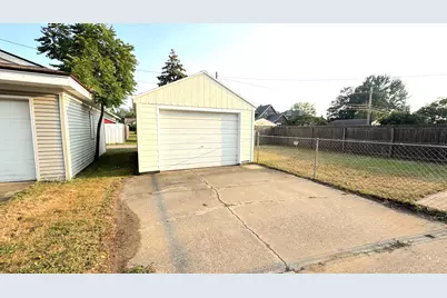 360 W 18th Street, Holland, MI 49423 - Photo 32