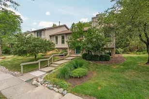2250 Rivenoak Ct, Ann Arbor, MI 48103 - Photo 2
