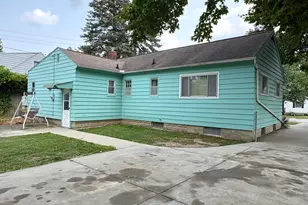 7556 Church St, Swartz Creek, MI 48473 - Photo 4