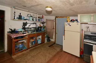 410 N Lagrave St, Paw Paw, MI 49079 - Photo 8