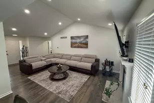 38619 Watson Cir, Westland, MI 48186 - Photo 6