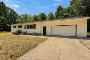 14983 Coleman Ave, Grand Haven, MI 49417 - Photo 2