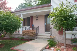 26177 Kinyon St, Taylor, MI 48180 - Photo 2