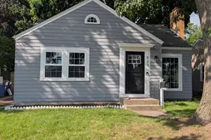 823 Alger St SE, Grand Rapids, MI 49507 - Photo 1