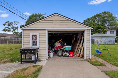 20875 Elroy Avenue, Warren, MI 48089 - Photo 8