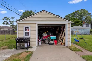 20875 Elroy Ave, Warren, MI 48089 - Photo 8