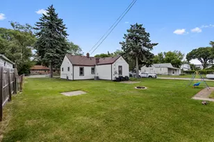 20875 Elroy Ave, Warren, MI 48089 - Photo 4