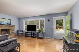 1728 Royal Oak St SW, Wyoming, MI 49519 - Photo 4