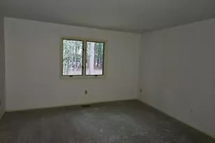 689 Oakway Dr, Muskegon, MI 49441 - Photo 8
