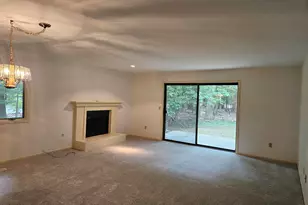 689 Oakway Dr, Muskegon, MI 49441 - Photo 2