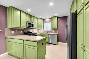 21009 Robinwood St, Farmington, MI 48336 - Photo 10