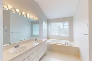 4890 N Ridgeside Cir, Ann Arbor, MI 48105 - Photo 12