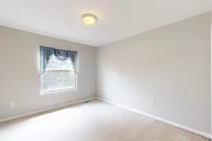 4890 N Ridgeside Cir, Ann Arbor, MI 48105 - Photo 14