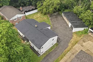 813 Carrier Creek Blvd NE, Grand Rapids, MI 49503 - Photo 4