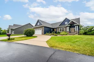2400 Bay Pointe Dr, Saint Joseph, MI 49085 - Photo 4