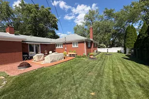 8908 Fox Ave, Allen Park, MI 48101 - Photo 16