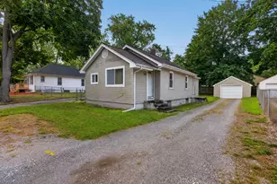 821 Grant St, Jackson, MI 49203 - Photo 1