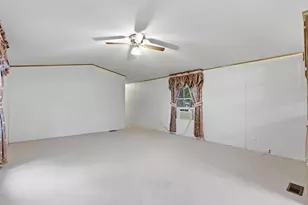 1046 Vallado Dr, Lake Isabella, MI 48893 - Photo 10