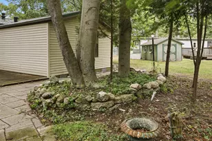 1046 Vallado Dr, Lake Isabella, MI 48893 - Photo 24