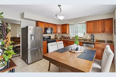 2994 Roundtree Drive, Troy, MI 48083 - Photo 10