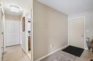 2994 Roundtree Dr, Troy, MI 48083 - Photo 14