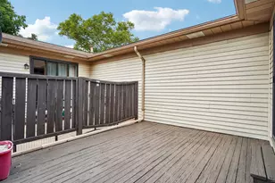 2994 Roundtree Dr, Troy, MI 48083 - Photo 24