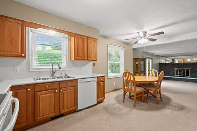 1704 Henley Avenue, Portage, MI 49024 - Photo 4