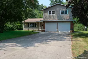 37 S Bear Lake Rd, Muskegon, MI 49445 - Photo 2