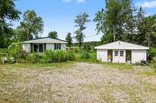 138 S Snow Prairie Rd, Coldwater, MI 49036 - Photo 1