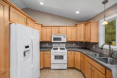 11108 Creekside Drive, Allendale, MI 49401 - Photo 6