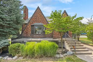 349 Baynton Ave NE, Grand Rapids, MI 49503 - Photo 1