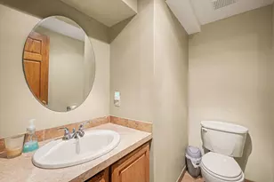 709 Snowmass Dr, Rochester Hills, MI 48309 - Photo 18