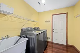 4877 Davis Ct, Troy, MI 48085 - Photo 12
