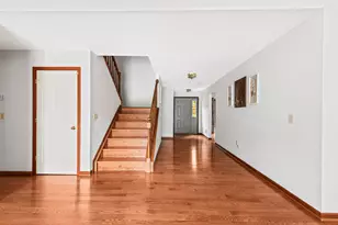 4877 Davis Ct, Troy, MI 48085 - Photo 2