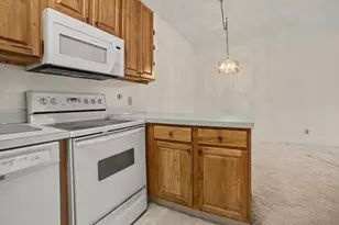 1249 Lakeshore Dr, Muskegon, MI 49441 - Photo 14