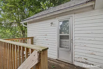 581 Harlan Avenue NE, Grand Rapids, MI 49503 - Photo 8