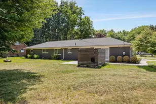 4790 Belzair Dr, Troy, MI 48085 - Photo 24