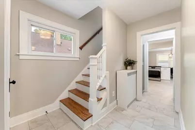 2630 Oakwood Avenue NE, Grand Rapids, MI 49505 - Photo 2