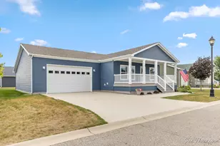 5728 KINGSLEY DR, Rockford, MI 49341 - Photo 2