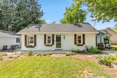 2309 Dalton Avenue SW, Wyoming, MI 49519 - Photo 2
