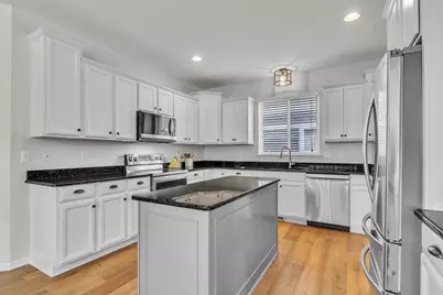 2069 Fountain Park, Keego Harbor, MI 48320 - Photo 14