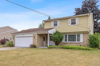 5434 Edgelawn Drive SE, Kentwood, MI 49508 - Photo 2