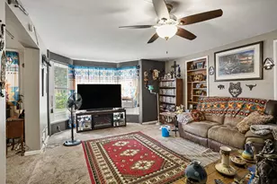 625 Oak St, Paw Paw, MI 49079 - Photo 4