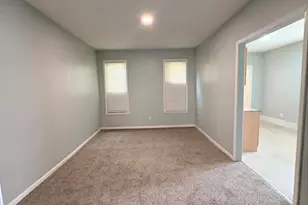 668 Pingree St, Detroit, MI 48202 - Photo 10