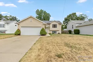 303 Regent St SE, Grand Rapids, MI 49548 - Photo 1