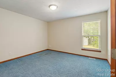 303 Regent Street SE, Grand Rapids, MI 49548 - Photo 8