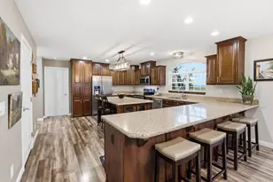 403 Tulip Dr, Three Oaks, MI 49128 - Photo 8