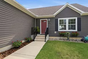403 Tulip Dr, Three Oaks, MI 49128 - Photo 2